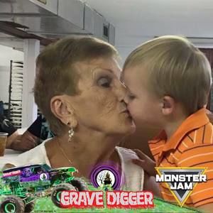 Meet your Posher, Vicki